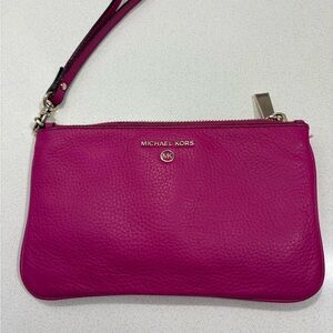 Michael Kors Fuchsia Leather Wristlet EUC